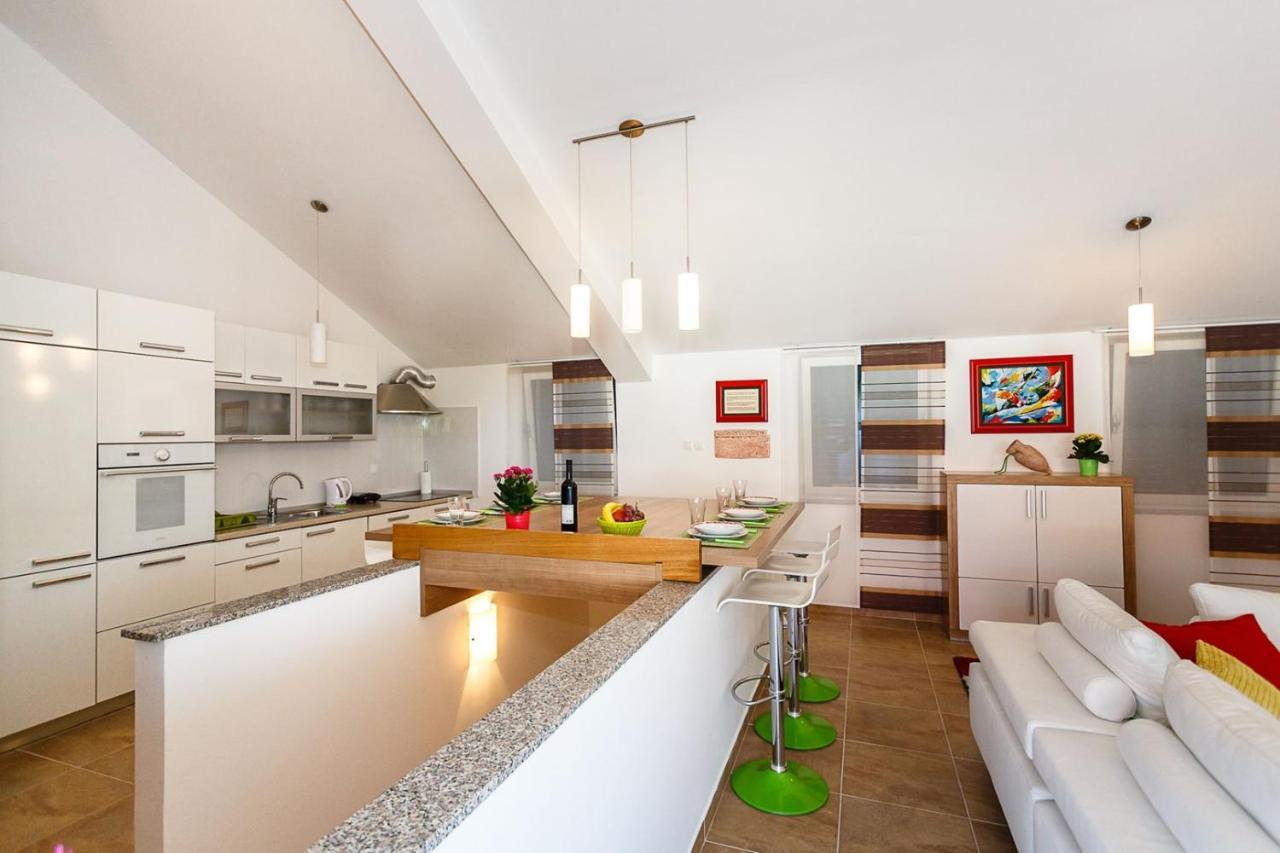 Apartment Adria 3 Malinska Eksteriør billede