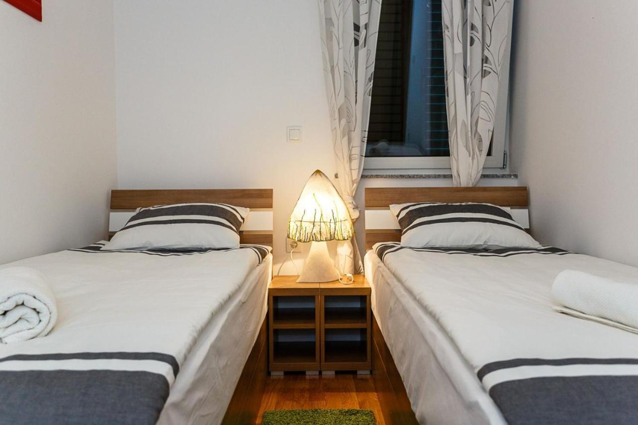 Apartment Adria 3 Malinska Eksteriør billede
