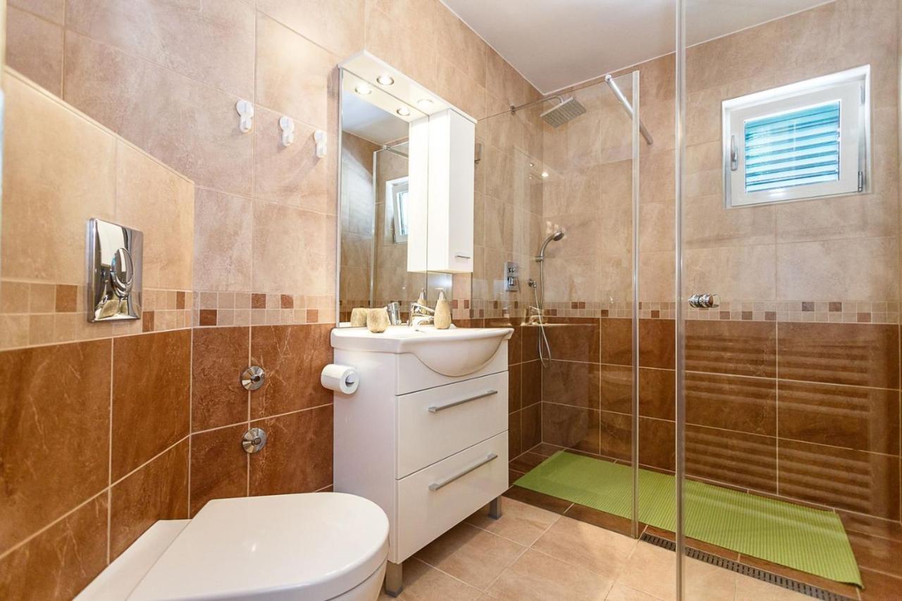Apartment Adria 3 Malinska Eksteriør billede
